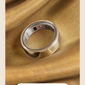 Oura Ring in gold size 9